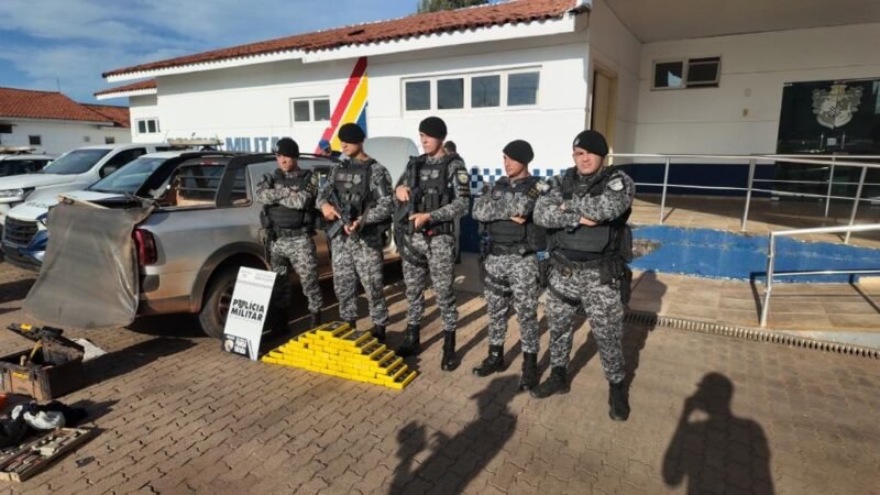 Motorista é preso com 45 quilos de cocaína escondidos em compartimento secreto de caminhonete