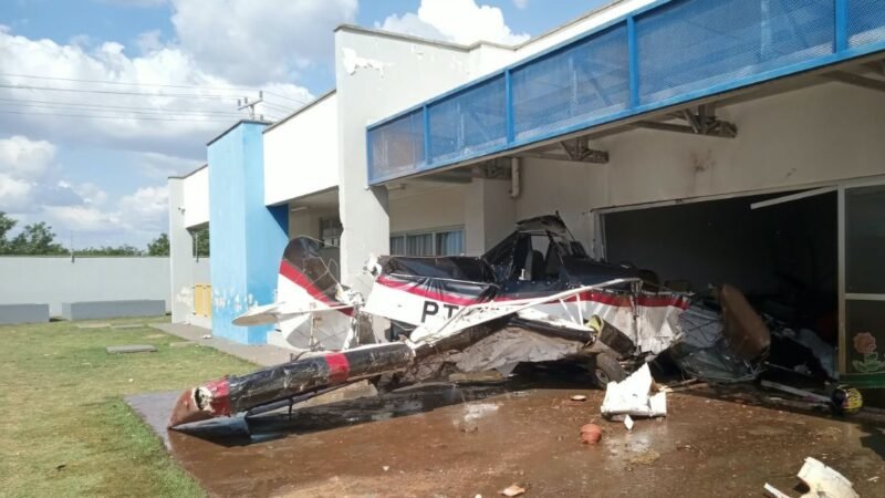 Avião agrícola cai sobre creche e assusta moradores em Mato Grosso