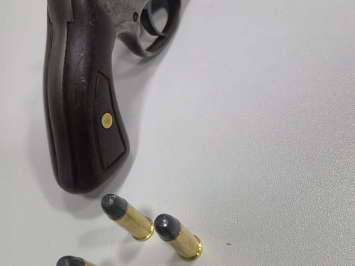 Pai é preso após tentar matar a própria filha adolescente por ciúmes em Novo Mundo