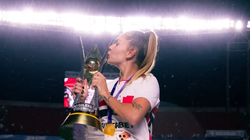 Campeã do Brasileirão, Carol Gil é convocada para amistosos da seleção