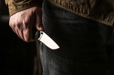 Maníaco agride ex-esposa e esfaqueia o namorado dela em MT