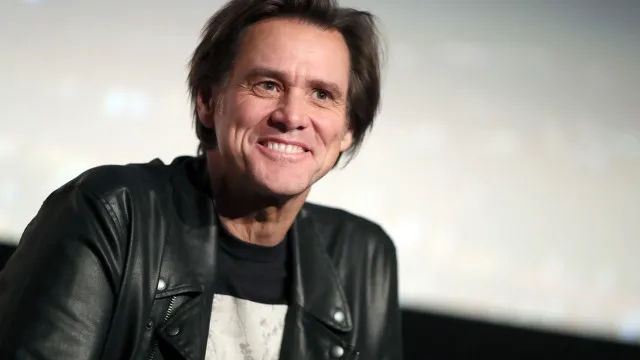 Jim Carrey se casa em cerimônia íntima com atriz Min Ah após anos de namoro discreto