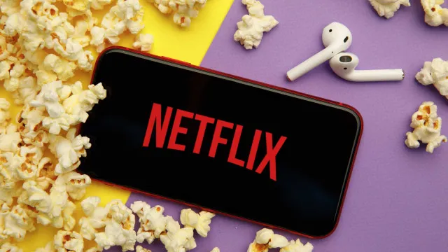 Netflix anuncia série derivada de ‘Bridgerton’ focando a juventude de Lady Violet