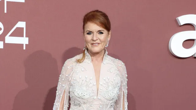 Sarah Ferguson perde homenagem em hospital após ligação com Epstein