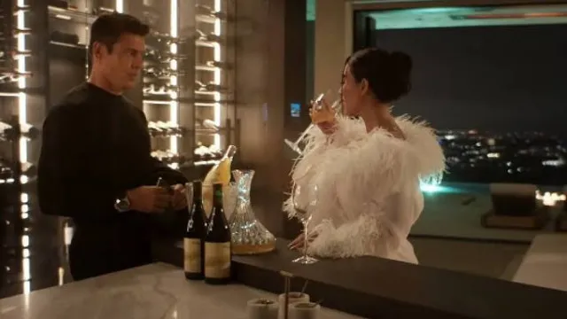 Cauã Reymond aparece sem camisa com Kim Kardashian na série ‘Tudo É Justo’