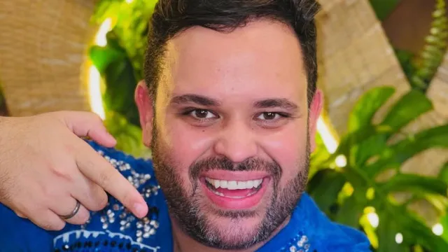Ex-BBB Michel é humilhado por passageiro e desabafa: ‘Estou trabalhando’
