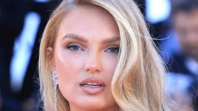 Ex-angel da Victoria’s Secret chora ao ser rejeitada para desfile
