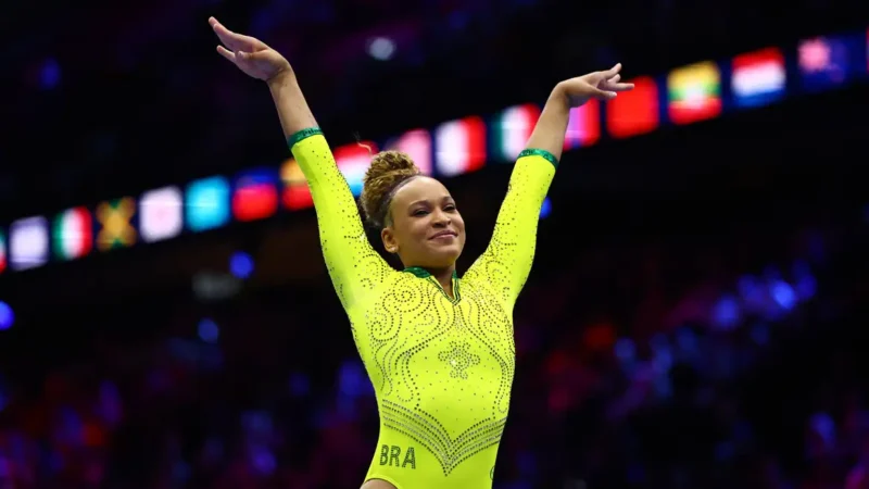 Rebeca, Flavinha e Lorrane avançam às finais do Mundial de Ginástica
