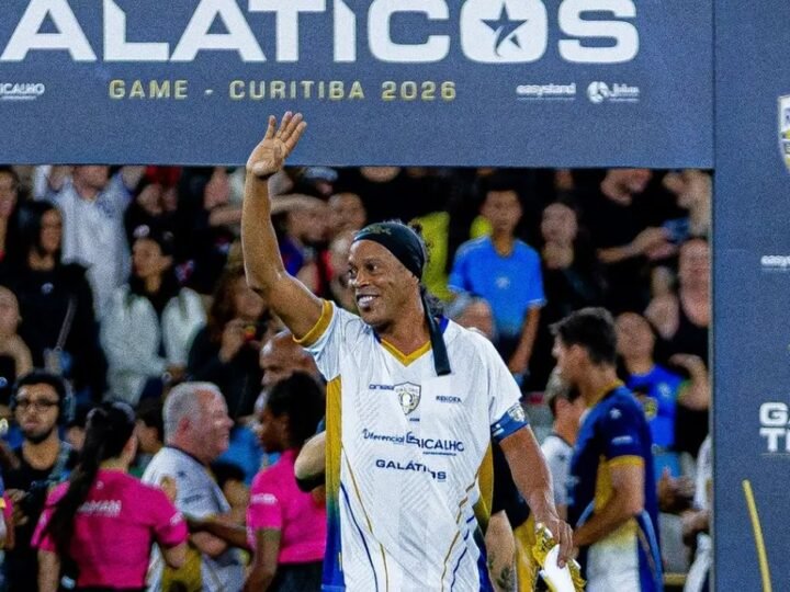 Ronaldinho Gaúcho anuncia volta aos gramados pelo italiano Ravenna