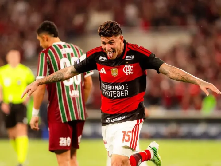 Flamengo mantém a liderança do Brasileirão após rodada de clássicos