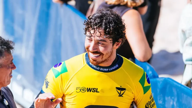 Surfe: Yago Dora, Ítalo Ferreira e Medina vão às quartas em Peniche